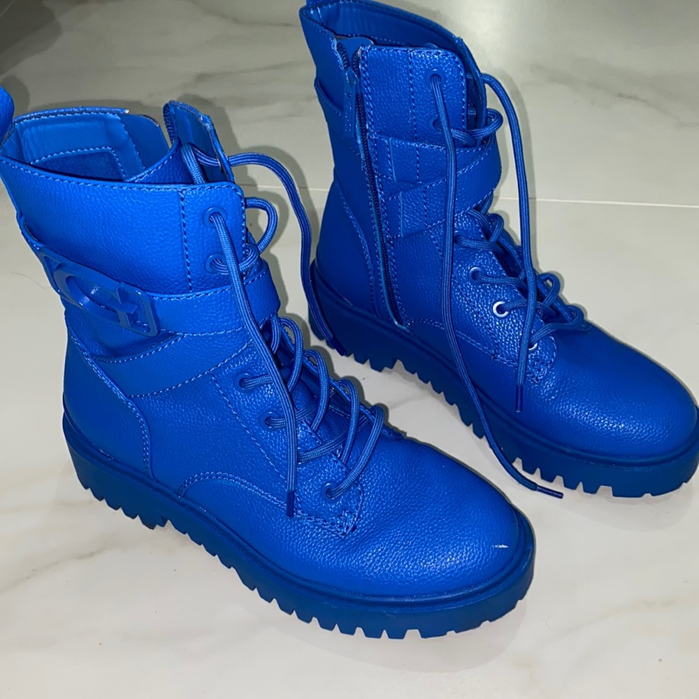 Limited edition blue guess boots